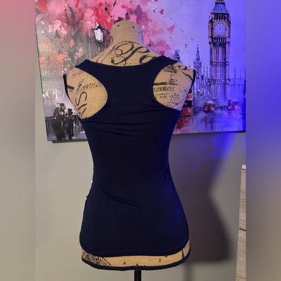 Beautiful, sparkly sequin Lipsy of London top - Picture 2 of 5